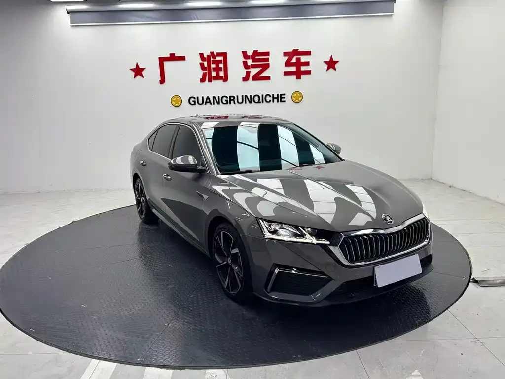 Skoda Octavia — фото 5