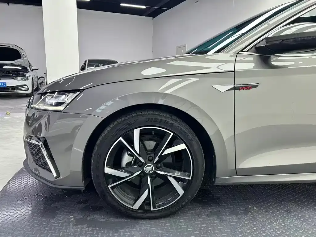 Skoda Octavia — фото 9
