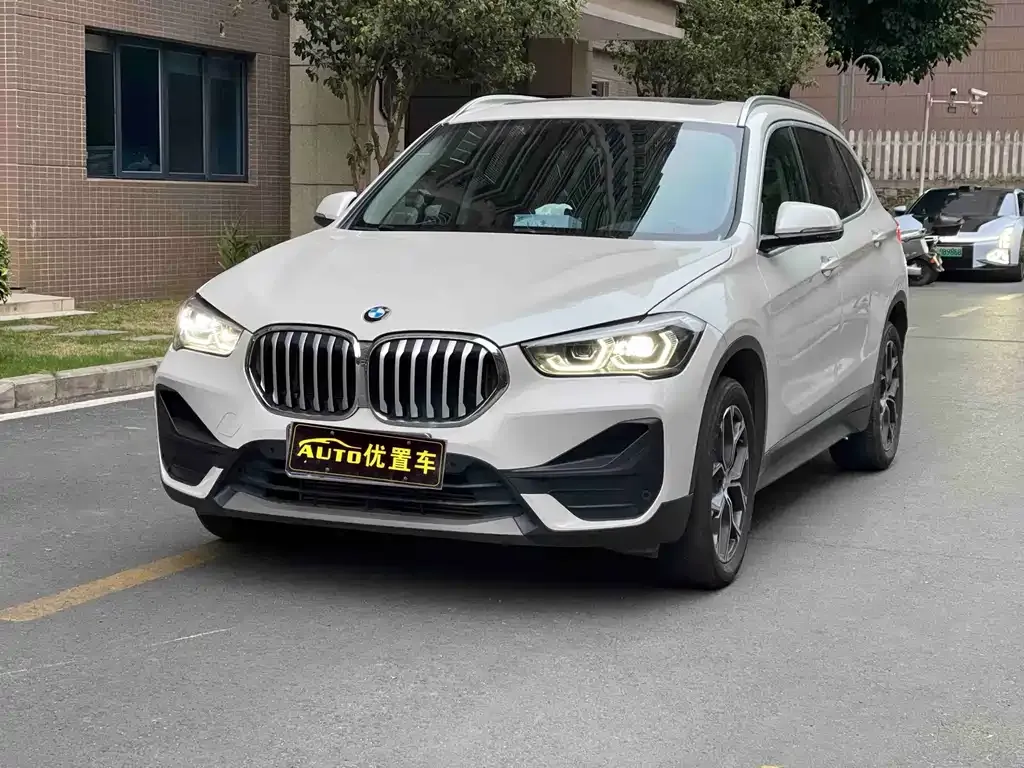 BMW X1 — фото 1