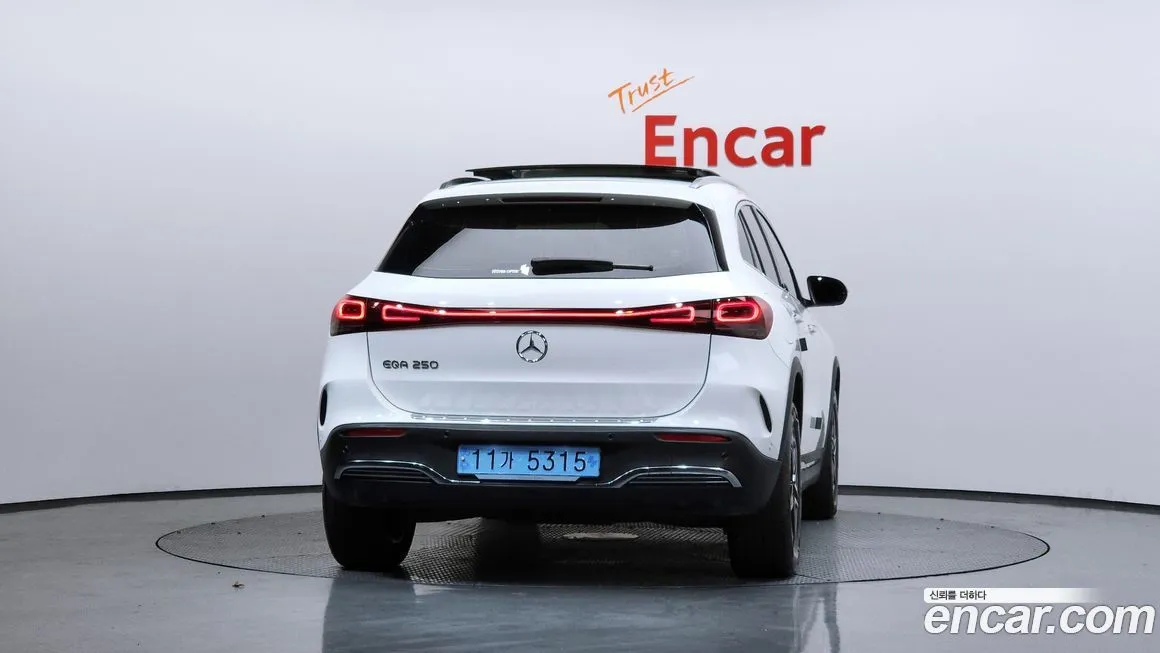 Mercedes-Benz EQA — фото 2