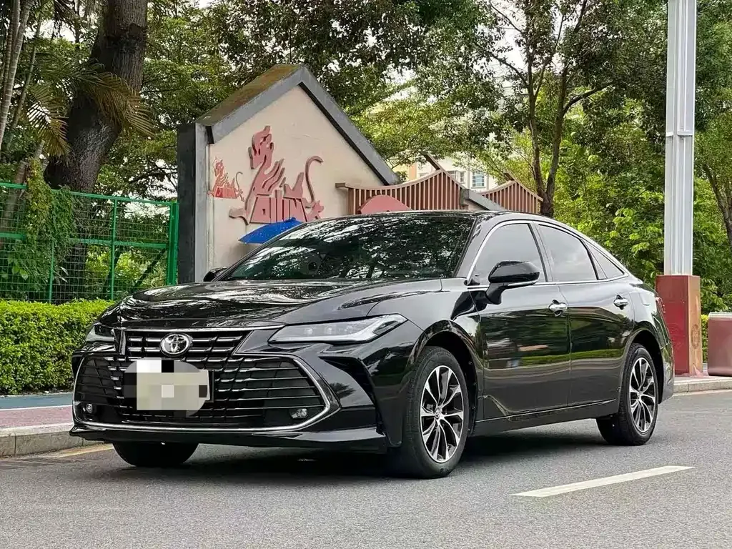 Toyota Avalon — фото 1