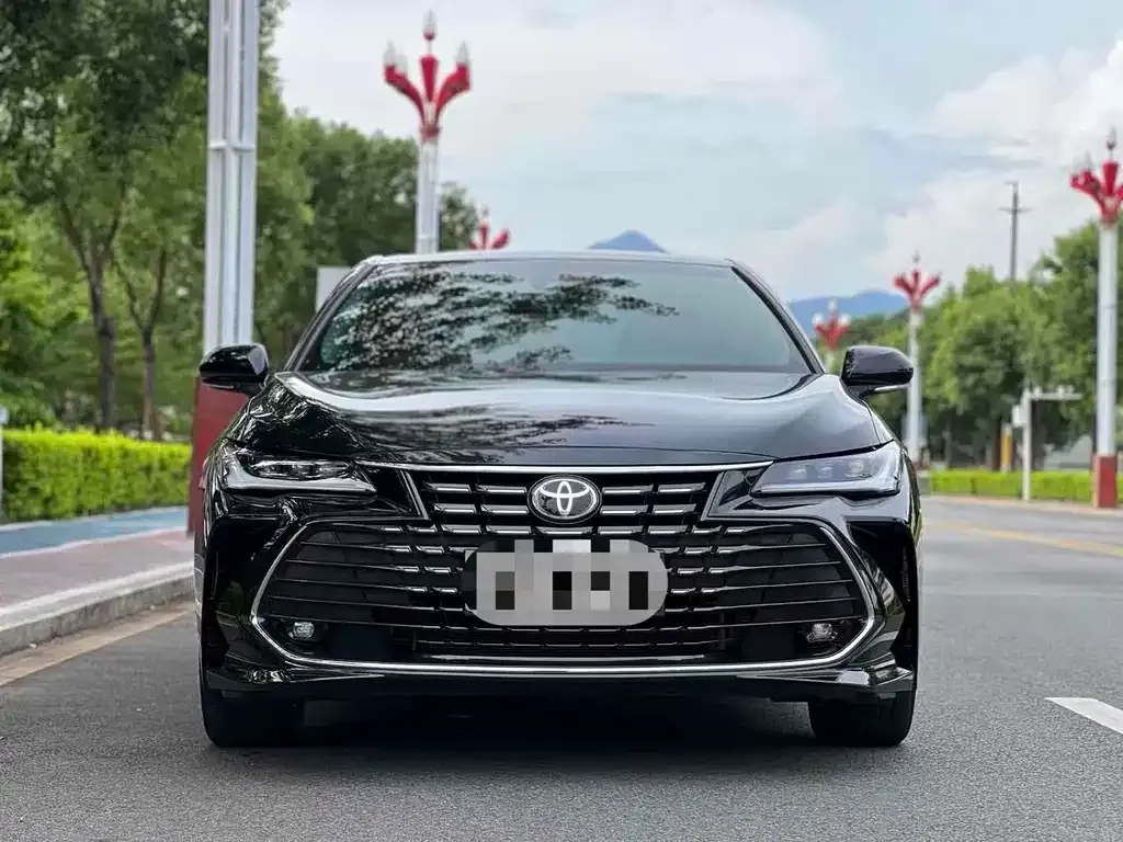 Toyota Avalon — фото 2