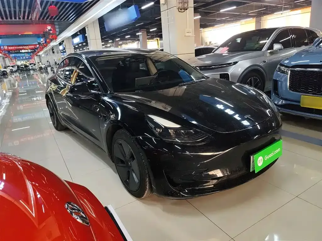 Tesla Model 3 — фото 4