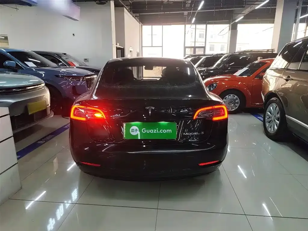 Tesla Model 3 — фото 6
