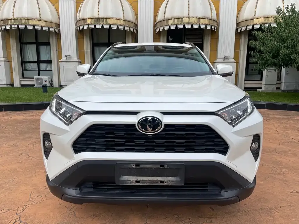 Toyota RAV4 — фото 2
