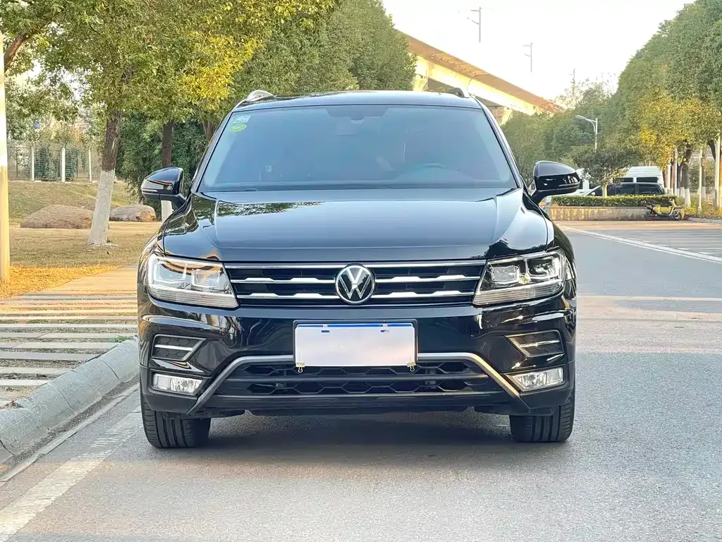 Volkswagen Tiguan L — фото 3