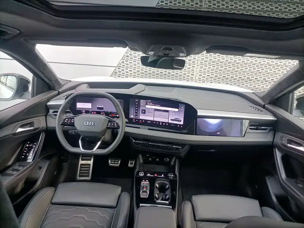 Audi Q6L e-tron — фото 3