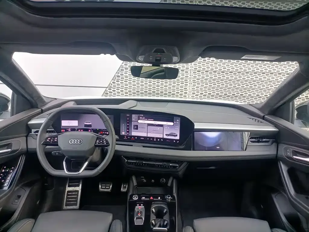 Audi Q6L e-tron — фото 2