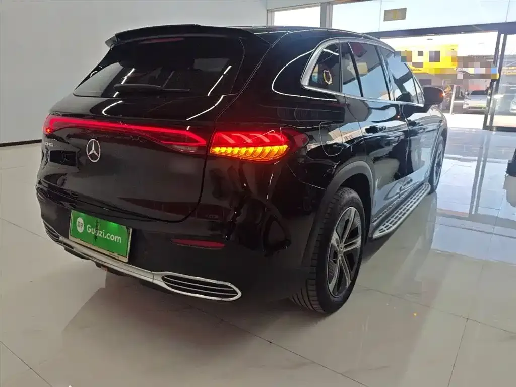 Mercedes-Benz EQE SUV — фото 7