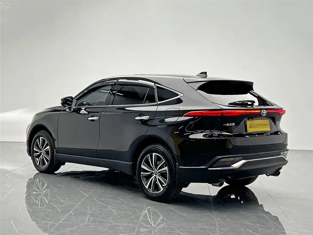 Toyota Harrier — фото 4