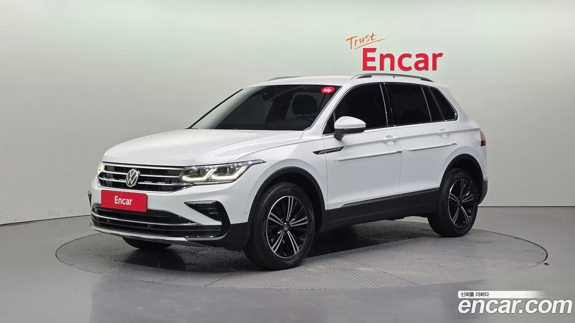 Volkswagen Tiguan — фото 1