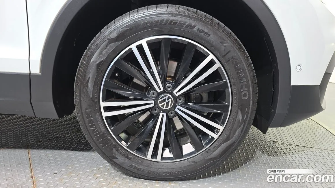 Volkswagen Tiguan — фото 5