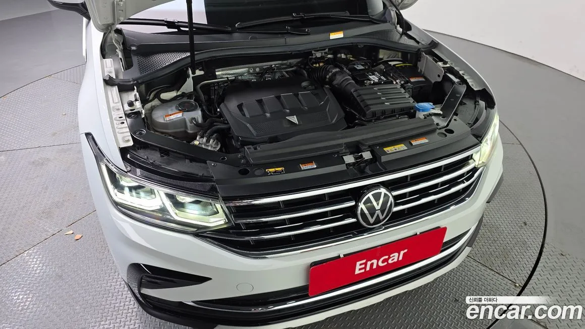 Volkswagen Tiguan — фото 8