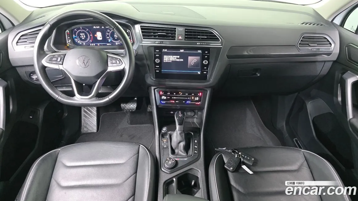 Volkswagen Tiguan — фото 6