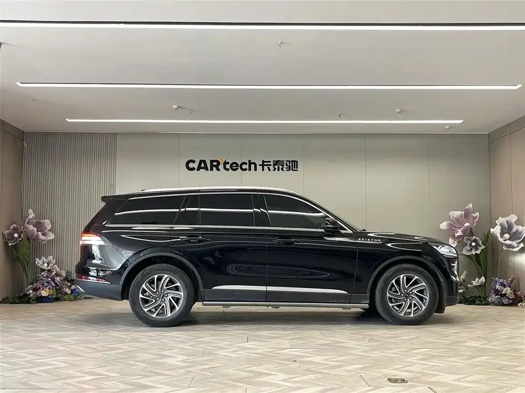 Lincoln Aviator — фото 8