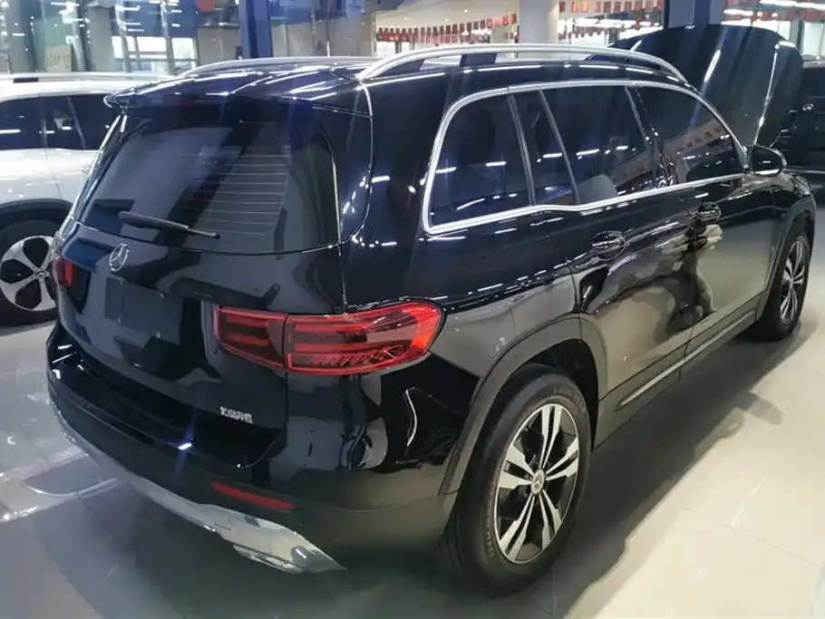 Mercedes-Benz GLB — фото 10