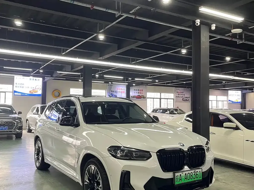BMW iX3 — фото 10