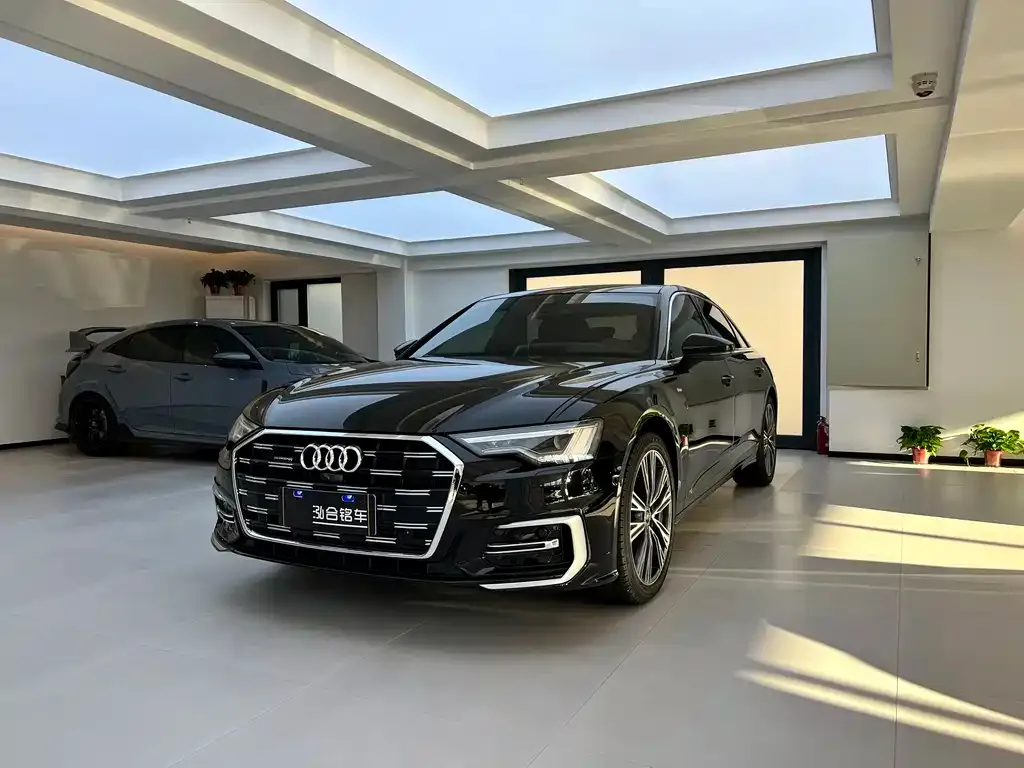 Audi A6L — фото 1