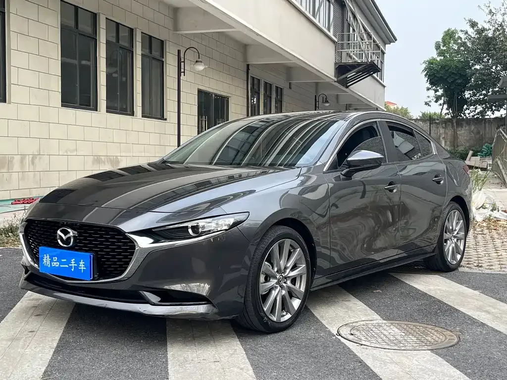 Mazda 3 Axela — фото 1