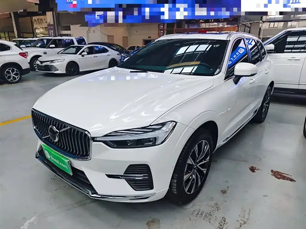 Volvo XC60 — фото 8