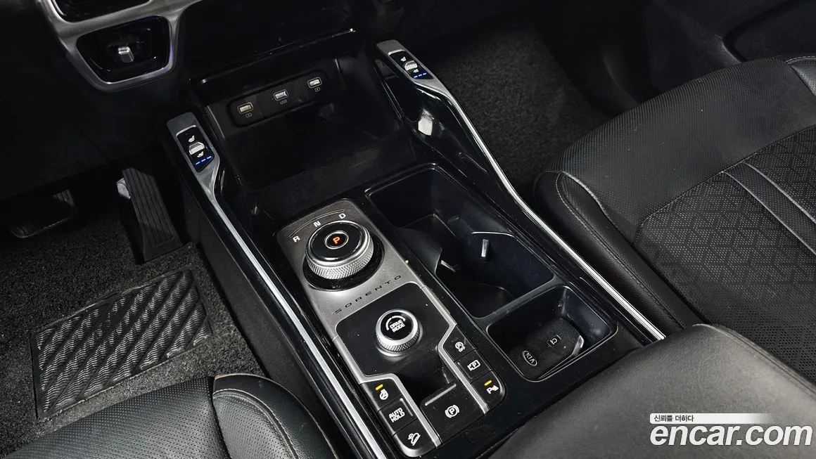 Kia Sorento — фото 8
