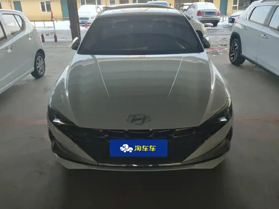 Hyundai Elantra — фото 2