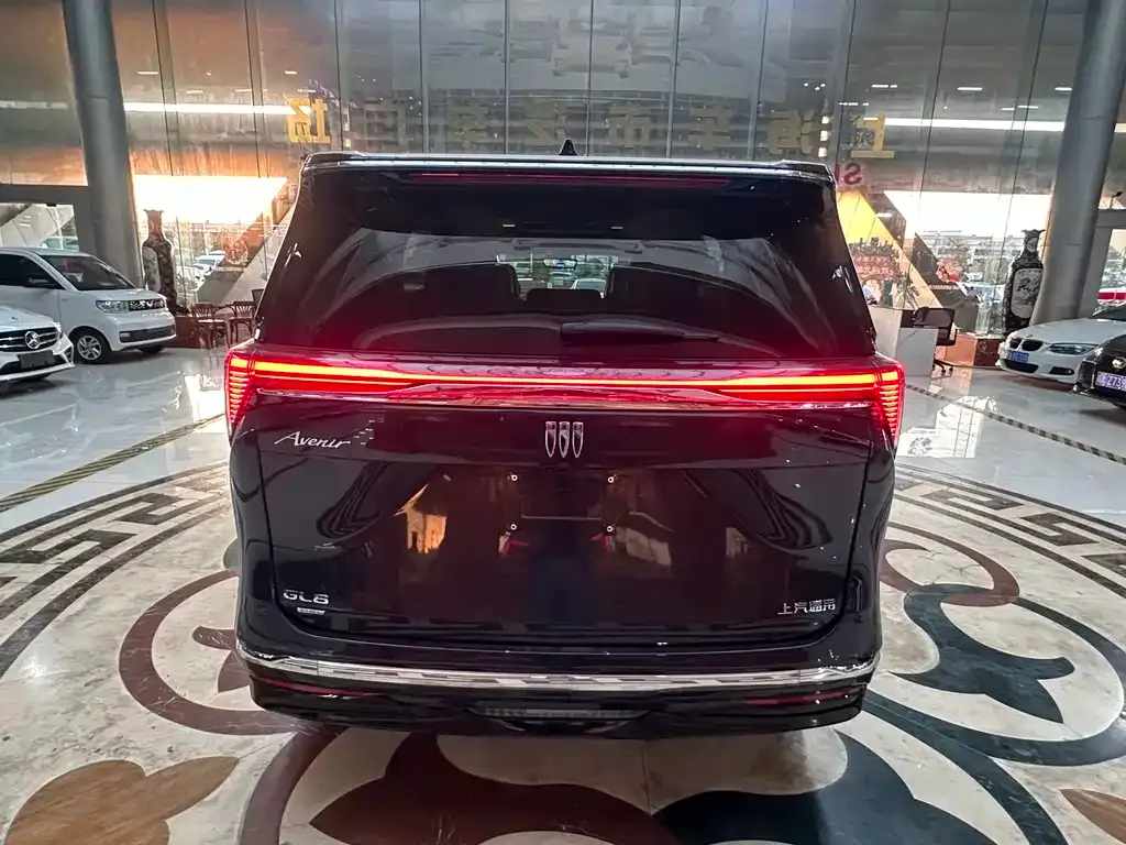 Buick GL8 Hybrid — фото 2
