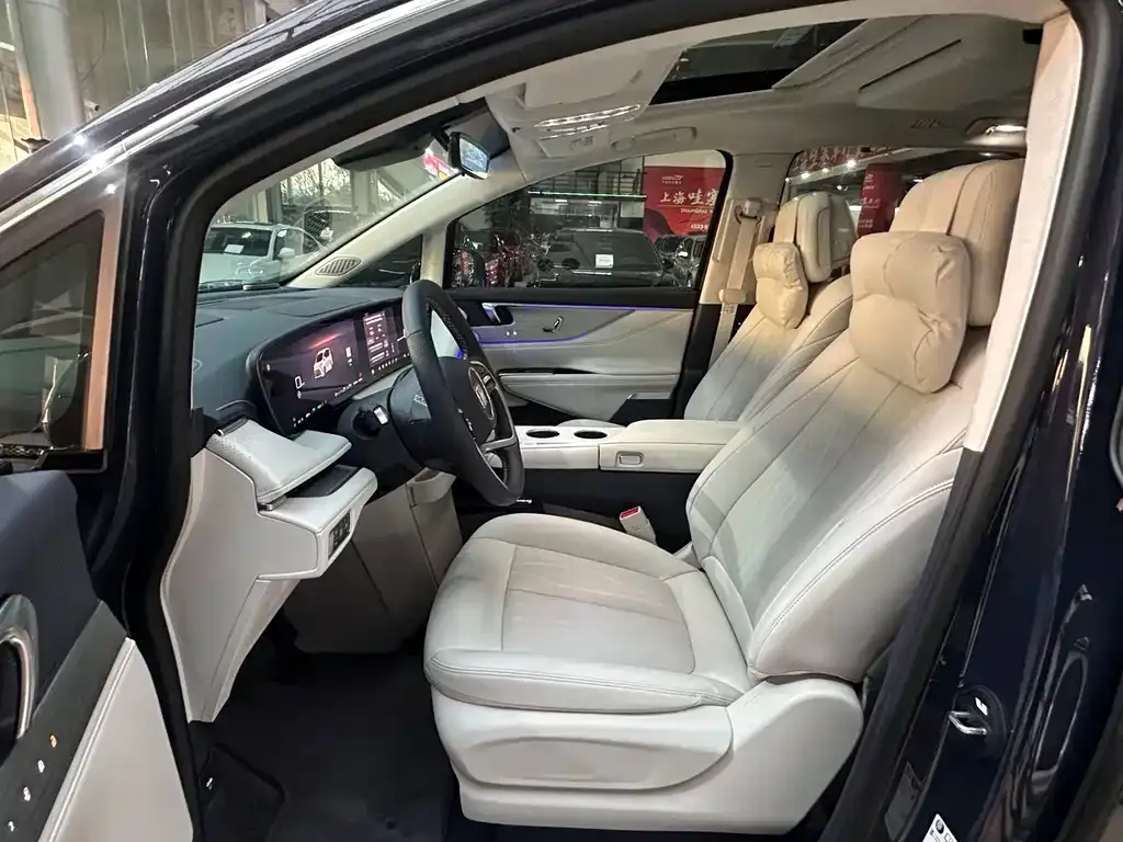 Buick GL8 Hybrid — фото 3