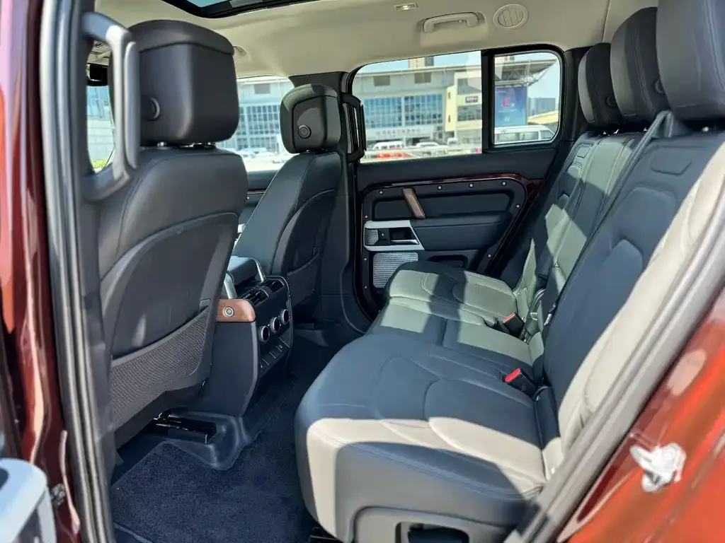 Land Rover Defender — фото 6