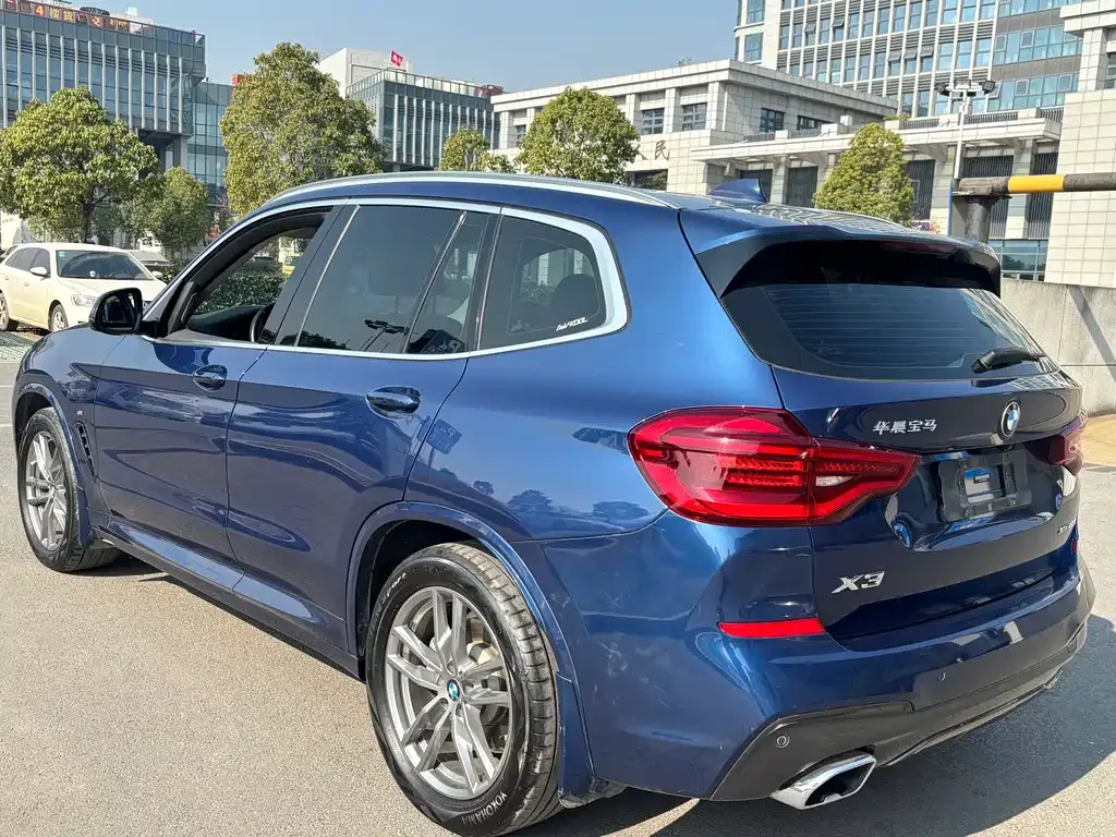 BMW X3 — фото 10