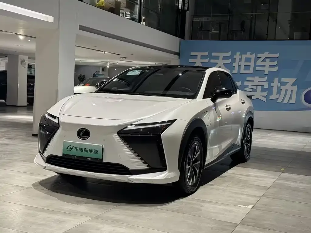 Lexus RZ — фото 1