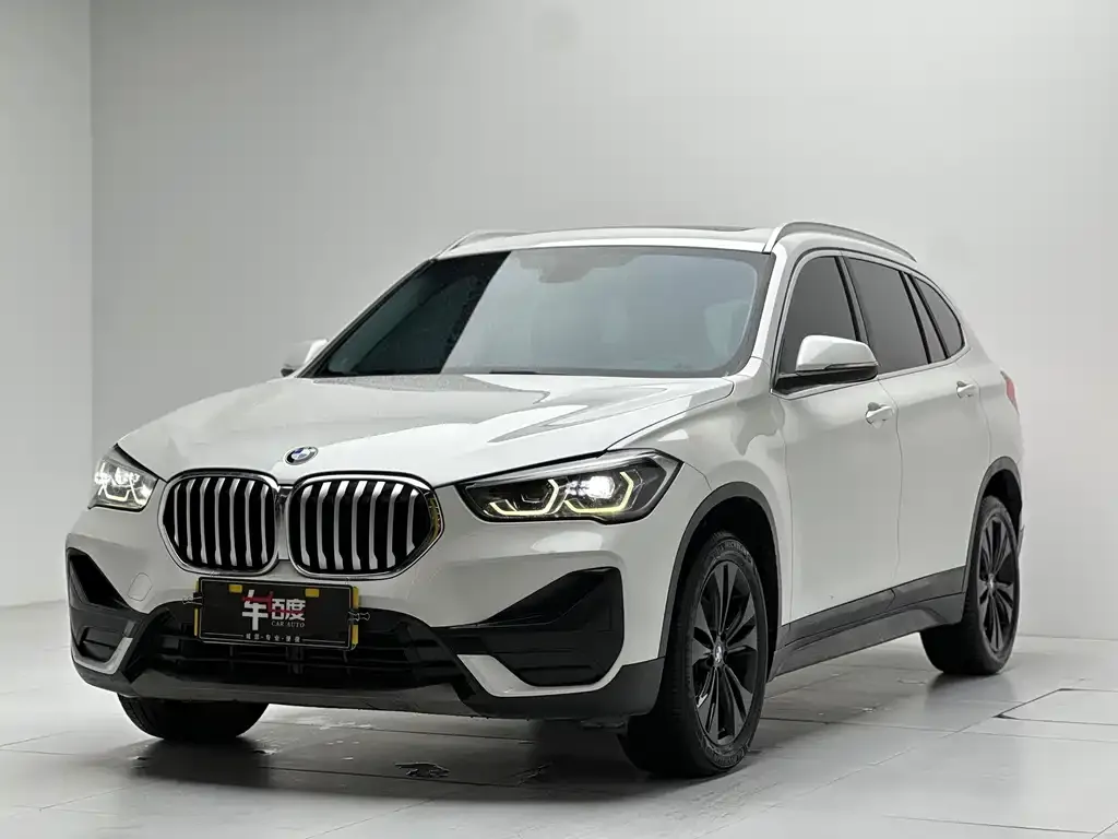 BMW X1 — фото 1