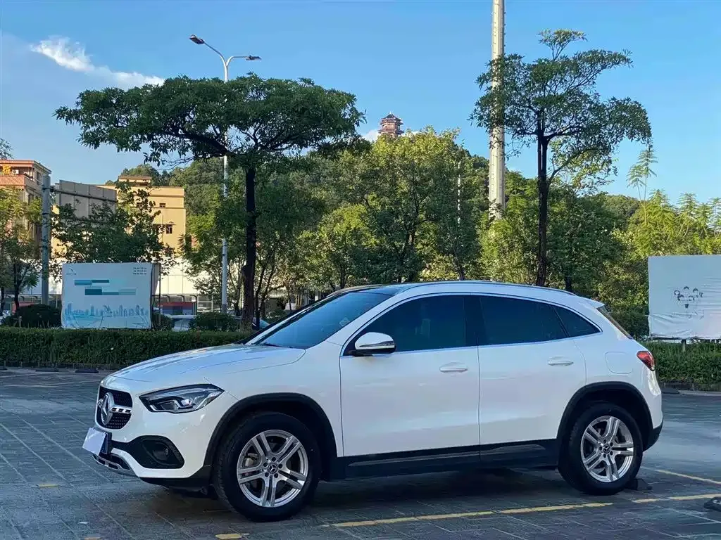 Mercedes-Benz GLA — фото 1