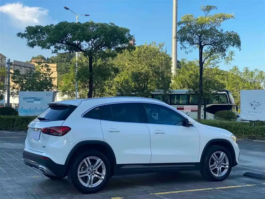 Mercedes-Benz GLA — фото 7