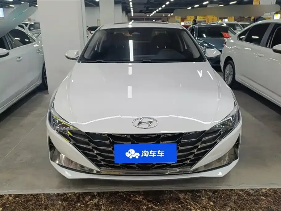 Hyundai Elantra — фото 2