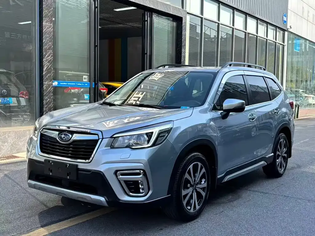 Subaru Forester — фото 1