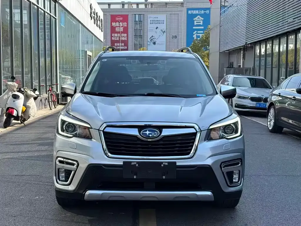 Subaru Forester — фото 10