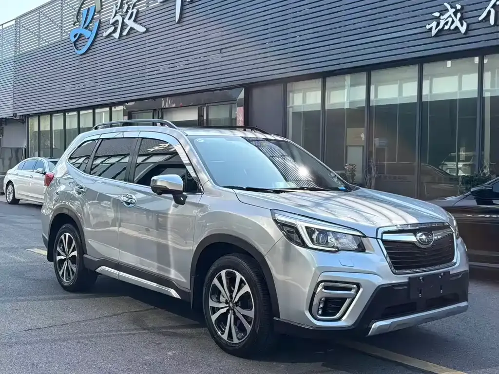 Subaru Forester — фото 6