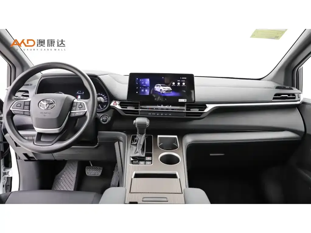 Toyota Granvia — фото 8