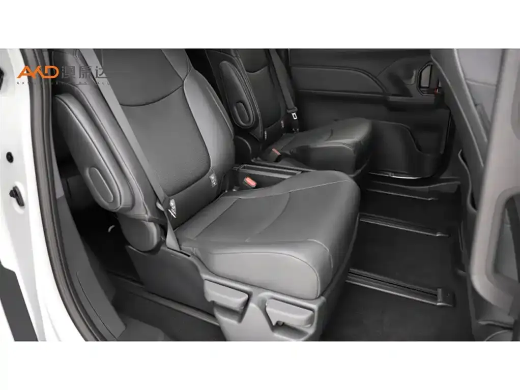 Toyota Granvia — фото 4