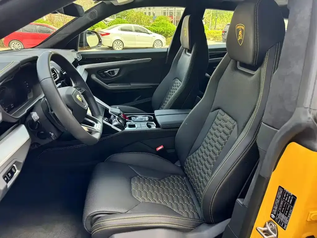 Lamborghini Urus — фото 6