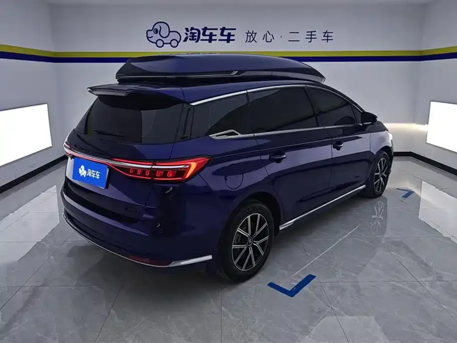BYD MAX New Energy — фото 3