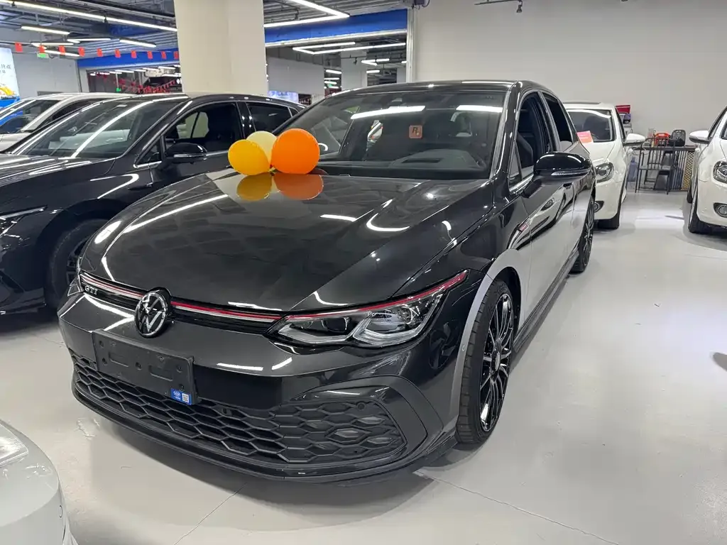Volkswagen Golf GTI — фото 1