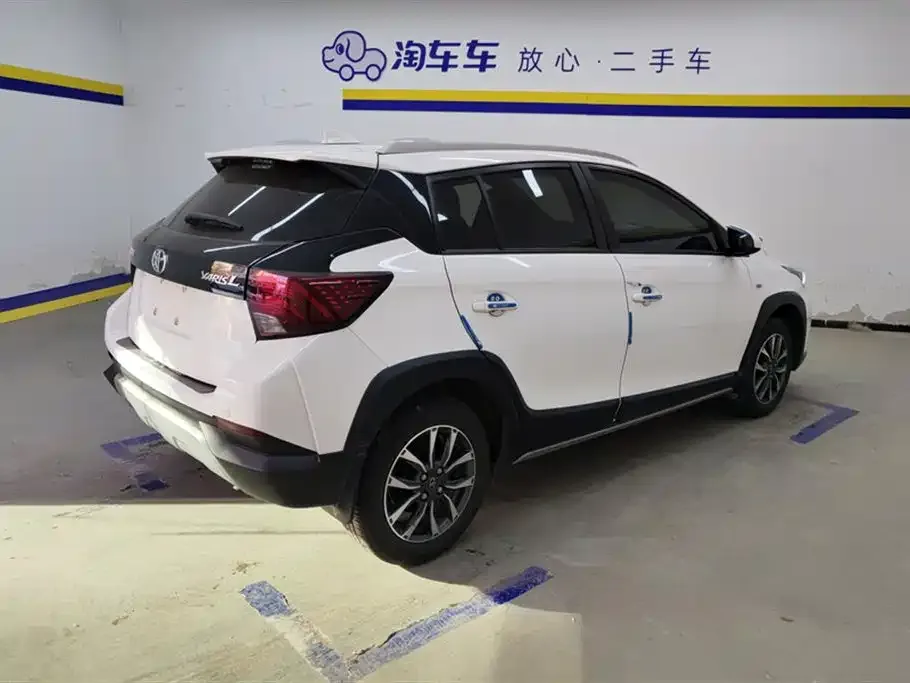Toyota Yaris L — фото 3