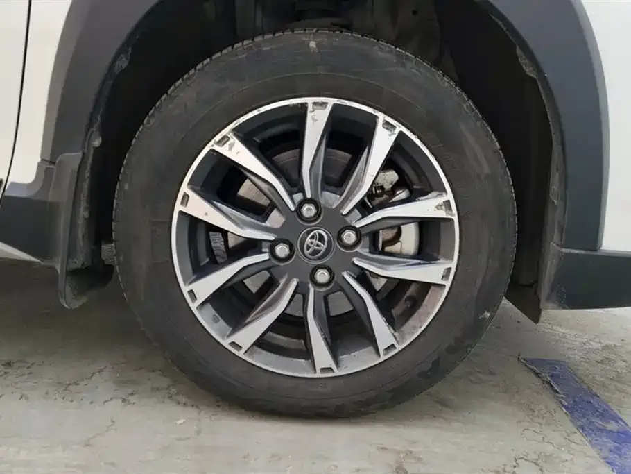 Toyota Yaris L — фото 6