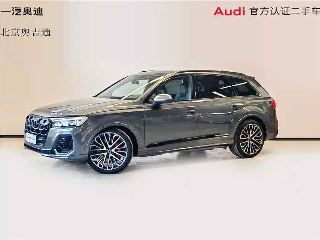 Audi SQ7 — фото 1