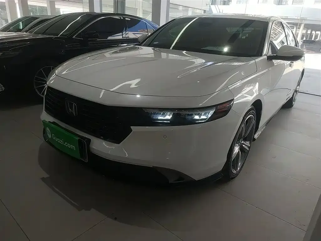Honda Accord — фото 1