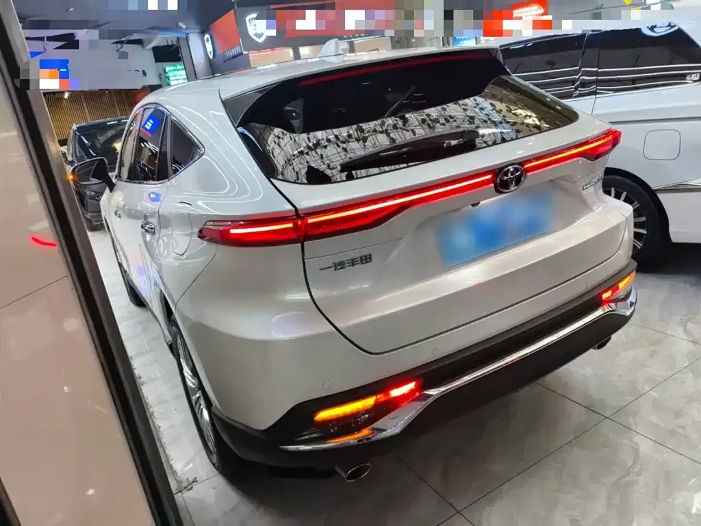 Toyota Harrier — фото 10