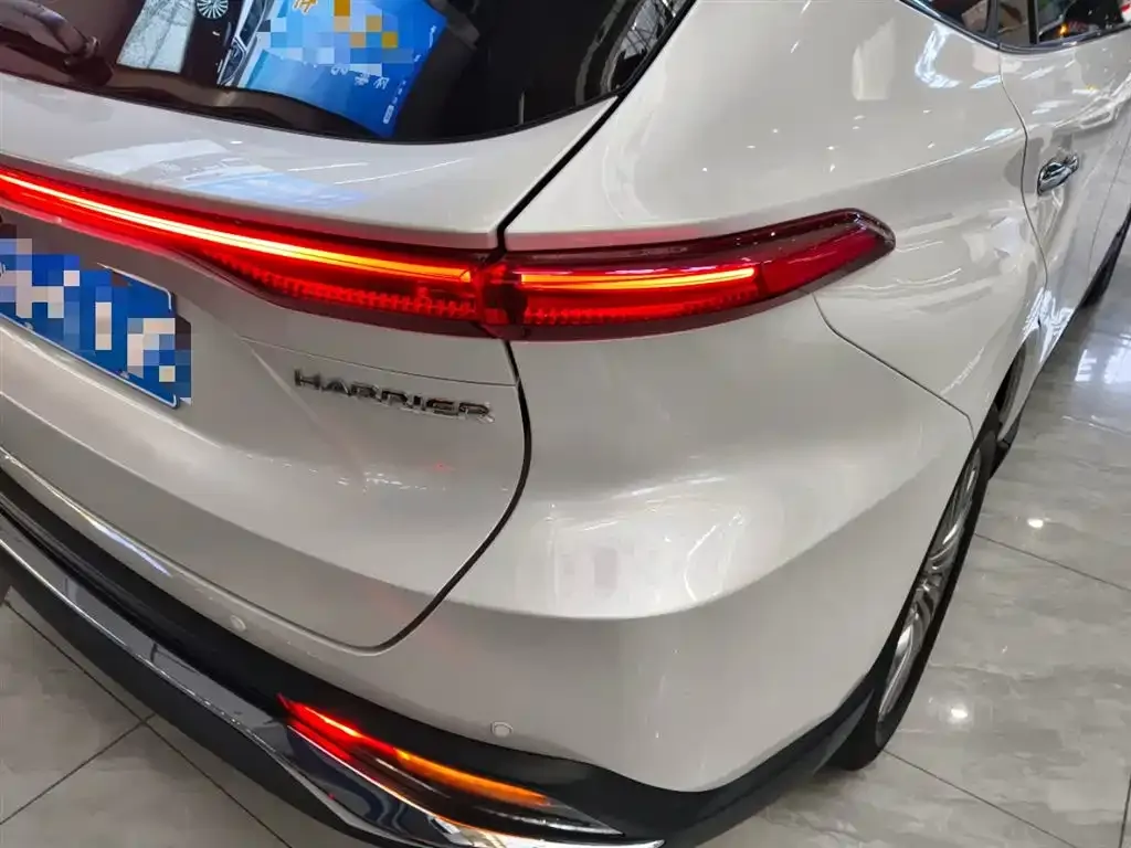Toyota Harrier — фото 6