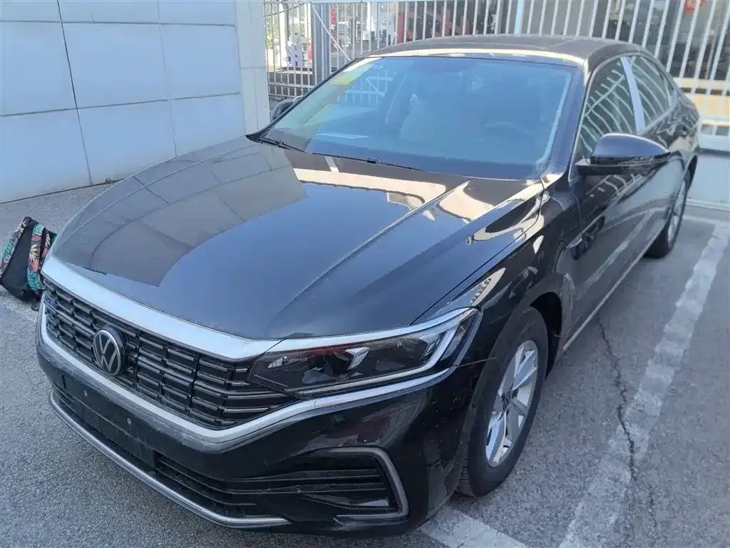 Volkswagen Passat New Energy — фото 3